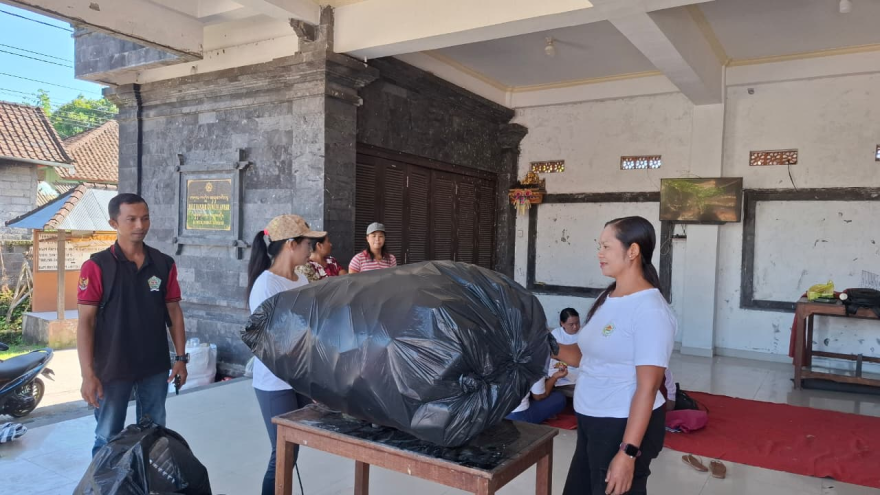 Bank Sampah Anyar Lestari telah diadakan di Balai Banjar Dinas Kuwum Anyar, Desa Kuwum, Kecamatan Marga, Kabupaten Tabanan