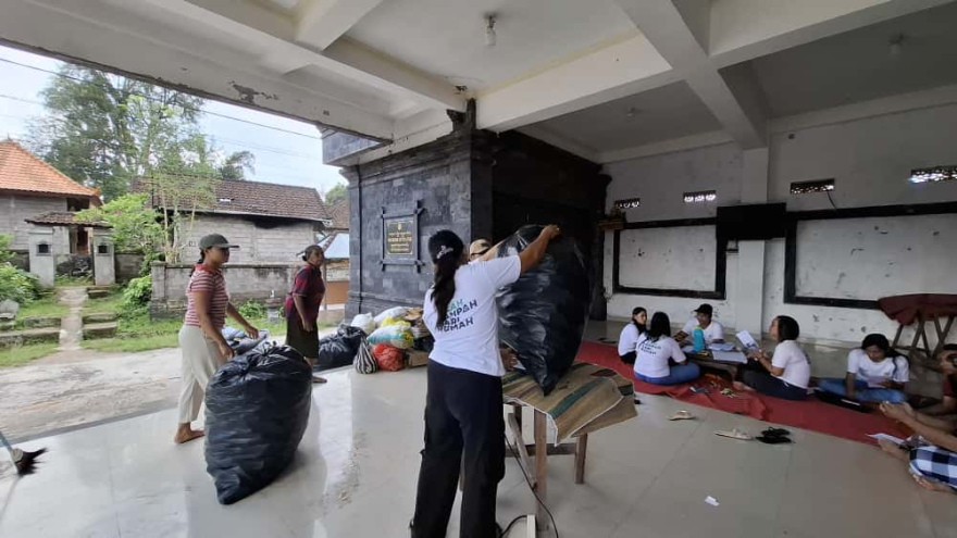 Bank Sampah Anyar Lestari di Balai Banjar Dinas Kuwum Anyar, Desa Kuwum, Kecamatan Marga, Kabupaten Tabanan