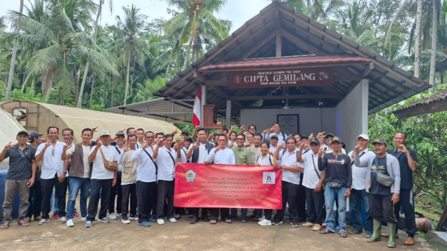Peningkatan Kapasitas Pengelolaan BUMDesa Panca Sadhu Desa Kuwum melalui P4S Cau Chocolates sebagai fasilitator kegiatan pembelajaran studi tiru di Kelompok Tani Cipta Gemilang, Desa Ekasari, Melaya