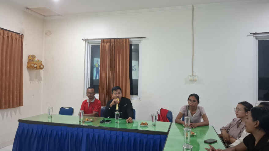 Rapat Koordinasi Koperasi Desa Merah Putih Kuwum Kecamatan Marga bertempat di ruang rapat Kantor Desa Kuwum