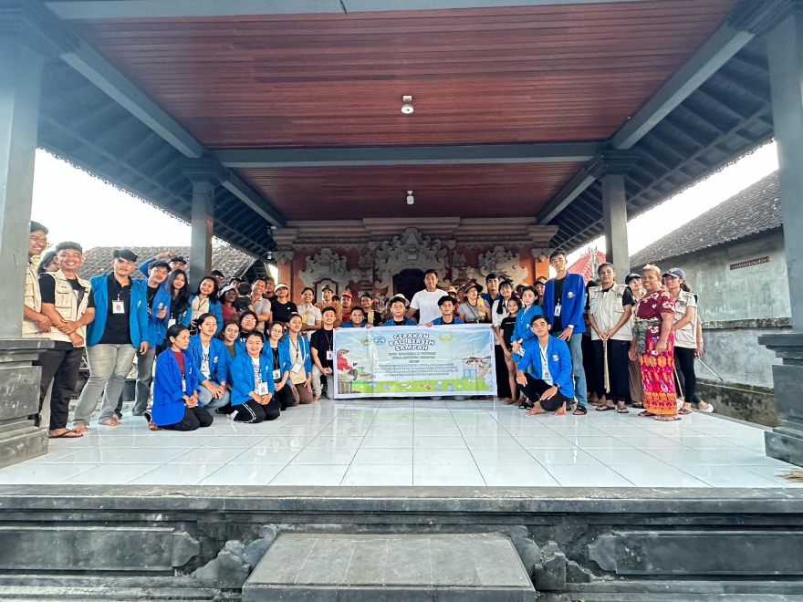 Pemerintah Desa Kuwum telah melaksanakan Gerakan Bali Bersih Sampah bertempat di Banjar Dinas Kuwum Ancak Bija, Desa Kuwum, Kecamatan Marga, Kabupaten Tabanan