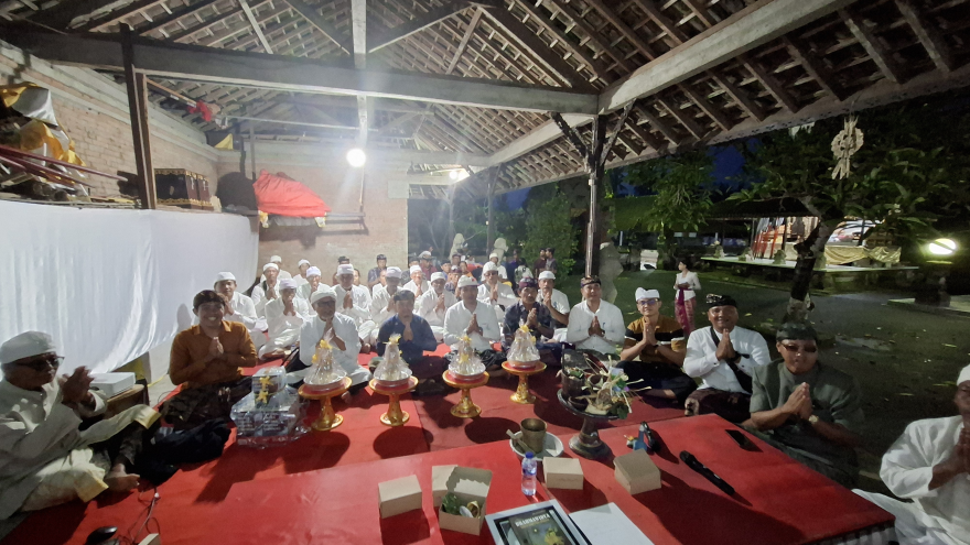 Sasana Kepemangkuan dalam Perspektif Ekoteologi Tri Hita Karana yaitu Harmonisasi Parahyangan,Pawongan dan Palemahan