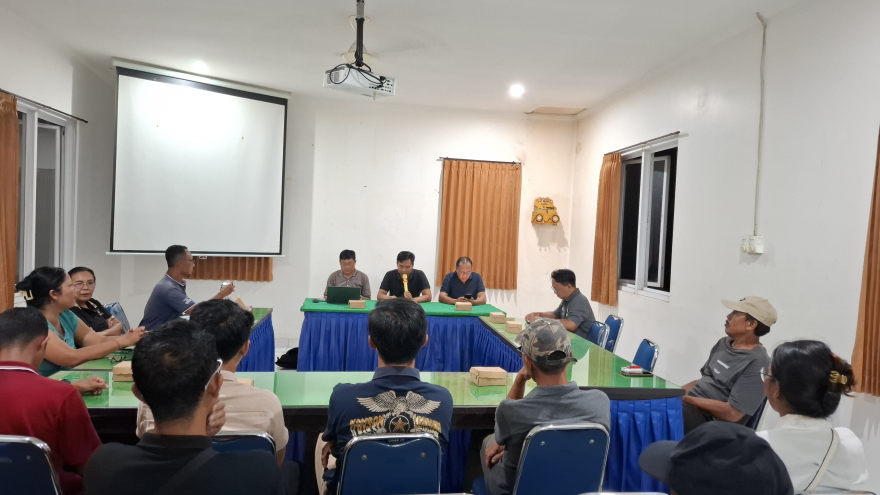 Rapat Koordinasi tentang Percepatan Musyawarah Desa Khusus untuk membahas Persetujuan Dukungan Pengembalian Pinjaman Koperasi Desa Merah Putih Kuwum Kecamatan Marga
